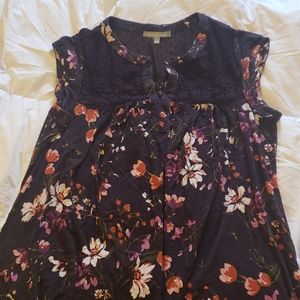 Danielrainn short sleeved flowered top
